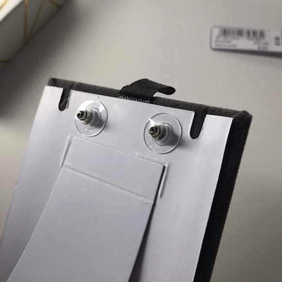 Silver necklace and earring set - Picture 6 of 7